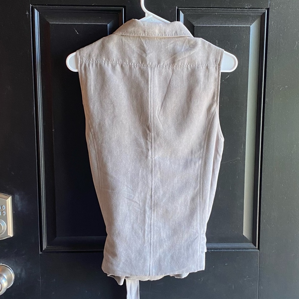 House of Harlow 1960 Moto Inspired Grey Faux Suede Vest Size Small - Picture 5 of 11